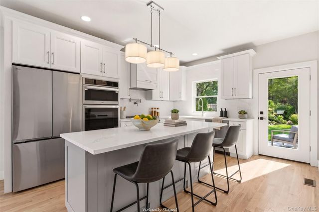 13 Evelyn Avenue, Westbury, NY 11590
