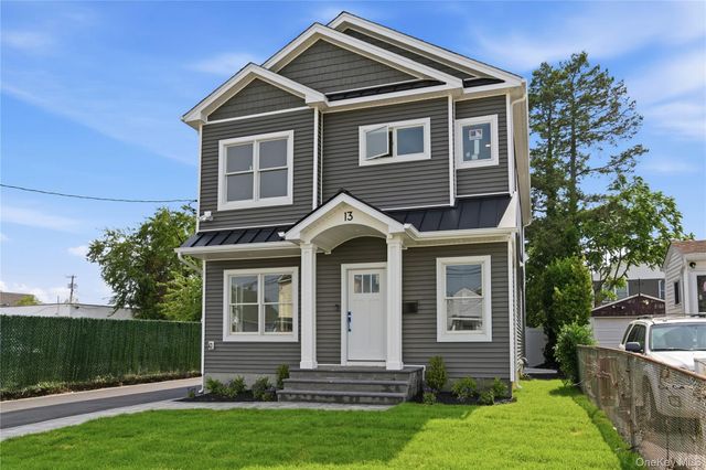 13 Evelyn Avenue, Westbury, NY 11590