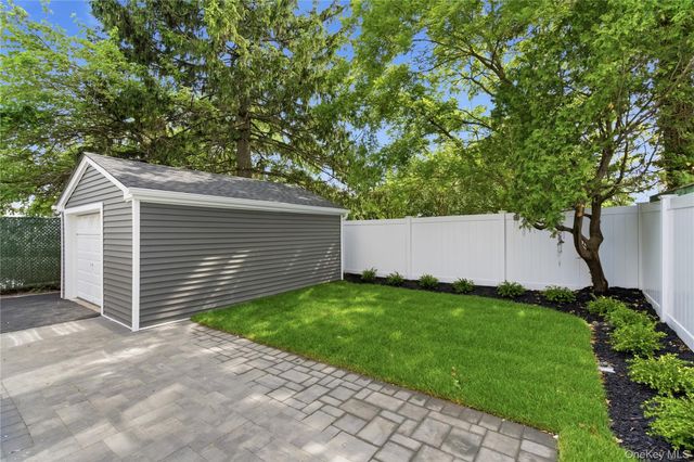 13 Evelyn Avenue, Westbury, NY 11590
