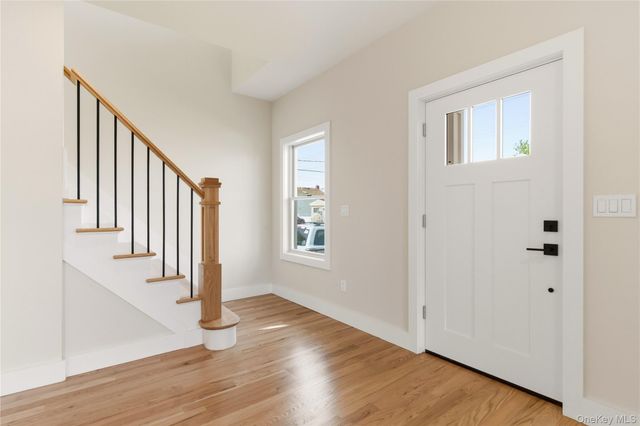 13 Evelyn Avenue, Westbury, NY 11590