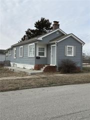 1604 S 12th Street, St Joseph, MO 64503