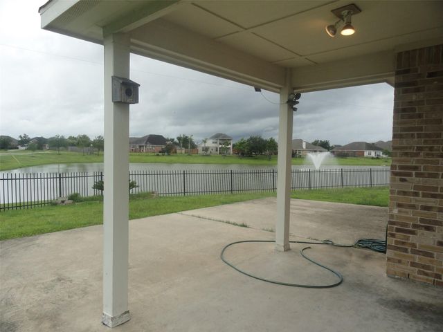 3102 Avory Ridge Lane, Pearland, TX 77581