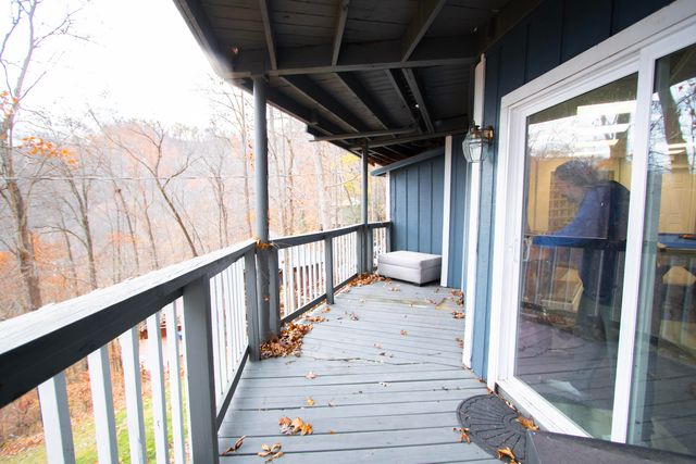 658 Lakeview Village Drive, Prestonsburg, KY 41653