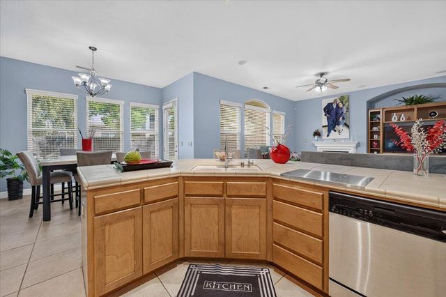 6580 W Wrenwood Lane, Fresno, CA 93723
