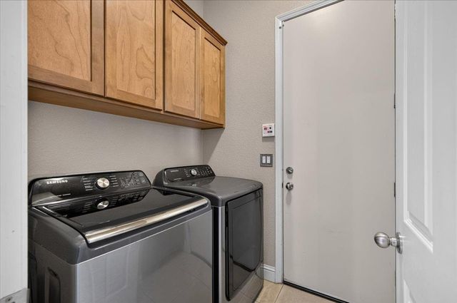 6580 W Wrenwood Lane, Fresno, CA 93723