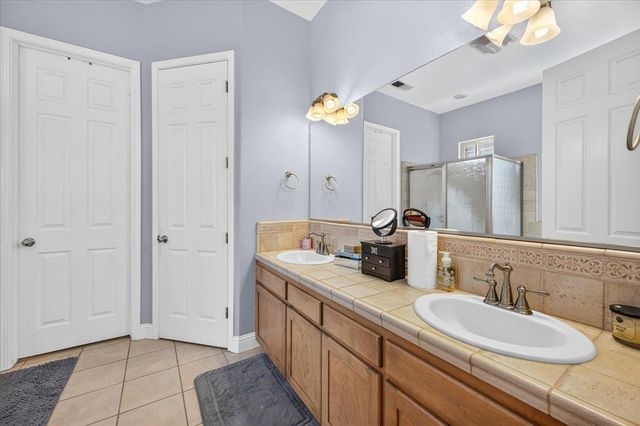 6580 W Wrenwood Lane, Fresno, CA 93723