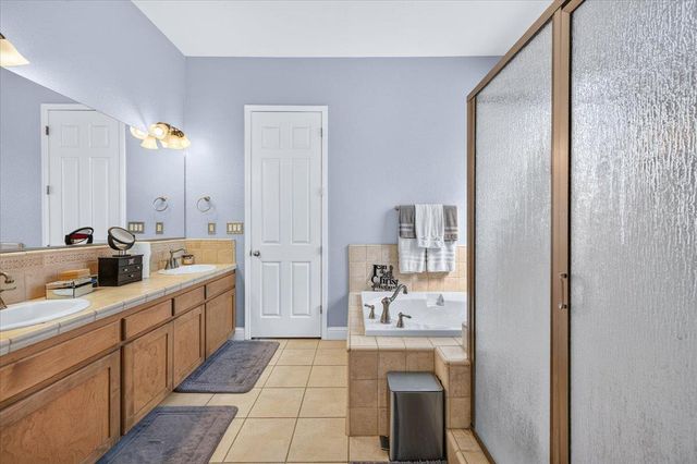 6580 W Wrenwood Lane, Fresno, CA 93723