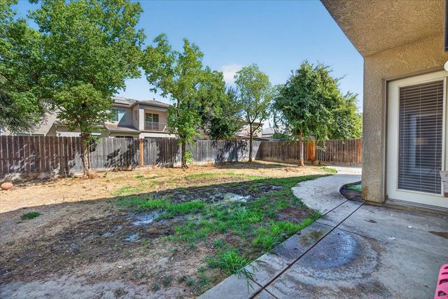 6580 W Wrenwood Lane, Fresno, CA 93723