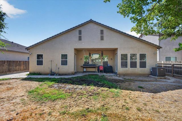 6580 W Wrenwood Lane, Fresno, CA 93723