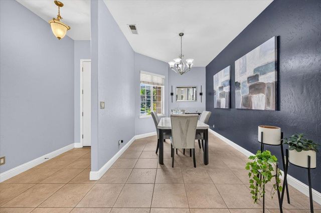 6580 W Wrenwood Lane, Fresno, CA 93723