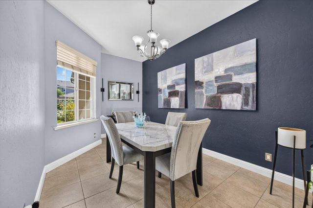6580 W Wrenwood Lane, Fresno, CA 93723