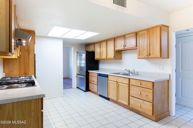 1714 W Meadow Hills Drive, Nogales, AZ 85621