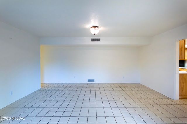 1714 W Meadow Hills Drive, Nogales, AZ 85621