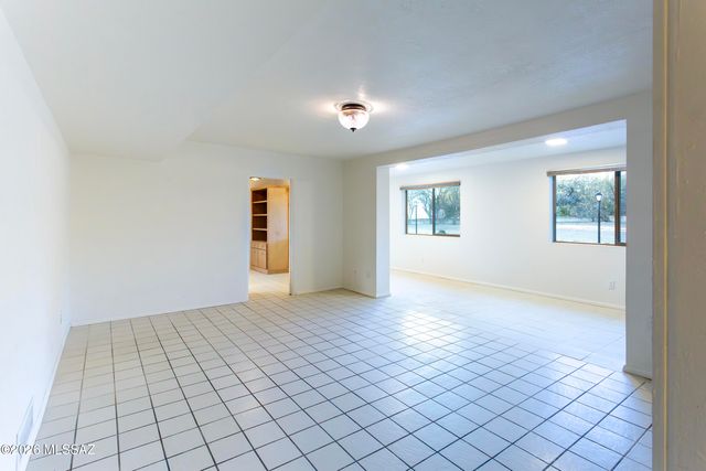 1714 W Meadow Hills Drive, Nogales, AZ 85621