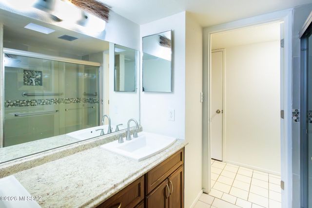 1714 W Meadow Hills Drive, Nogales, AZ 85621