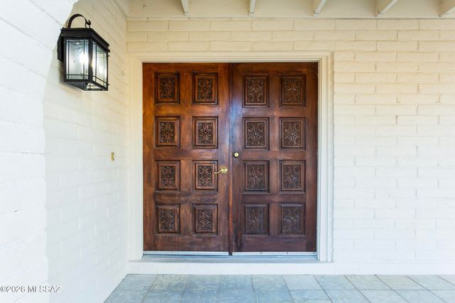 1714 W Meadow Hills Drive, Nogales, AZ 85621