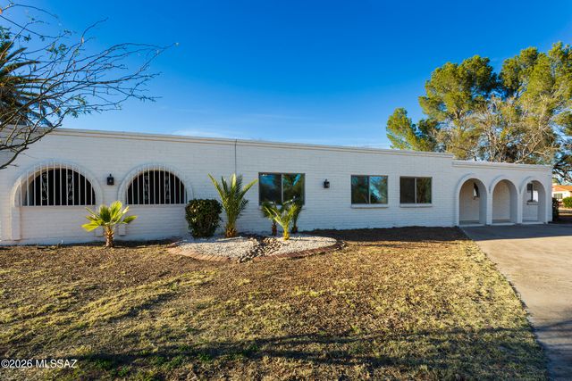 1714 W Meadow Hills Drive, Nogales, AZ 85621