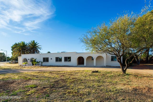 1714 W Meadow Hills Drive, Nogales, AZ 85621