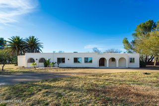 1714 W Meadow Hills Drive, Nogales, AZ 85621