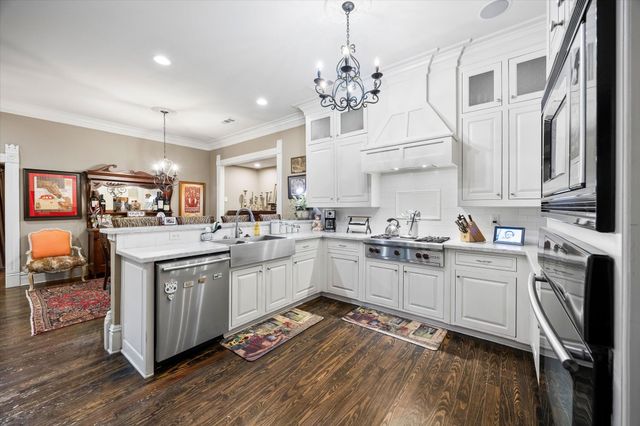 1025 W Main Street, Waxahachie, TX 75165