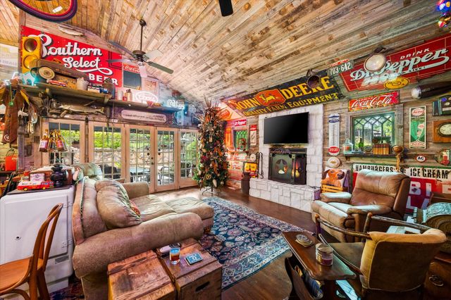 1025 W Main Street, Waxahachie, TX 75165