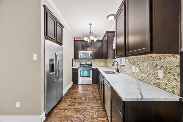 1025 W Main Street, Waxahachie, TX 75165