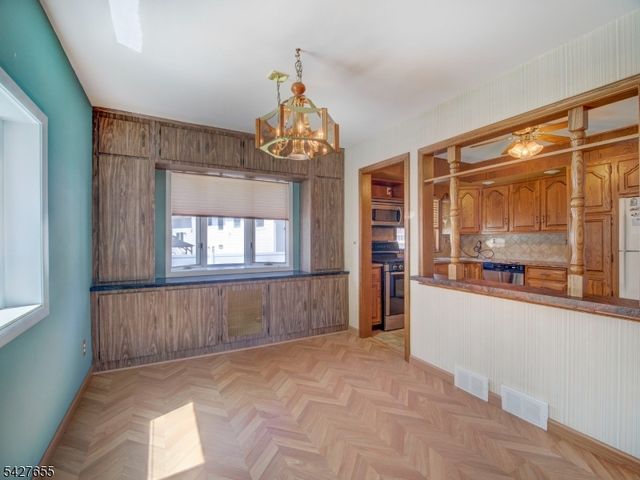 26 Epping Dr, Kenilworth Boro, NJ 07033