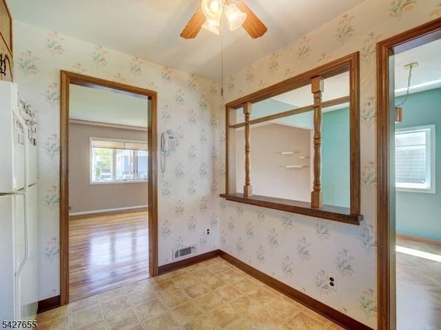 26 Epping Dr, Kenilworth Boro, NJ 07033