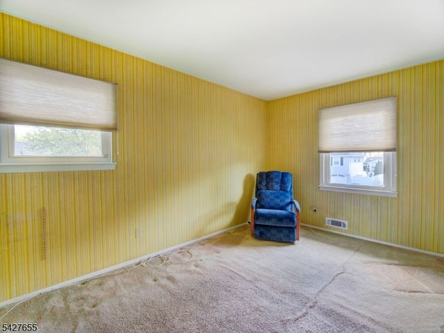 26 Epping Dr, Kenilworth Boro, NJ 07033