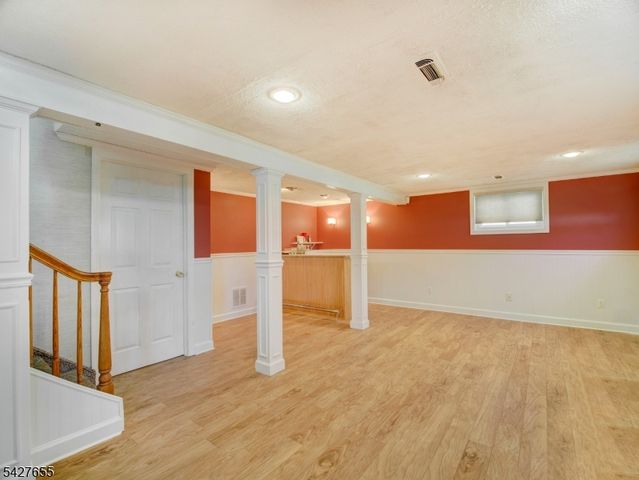 26 Epping Dr, Kenilworth Boro, NJ 07033