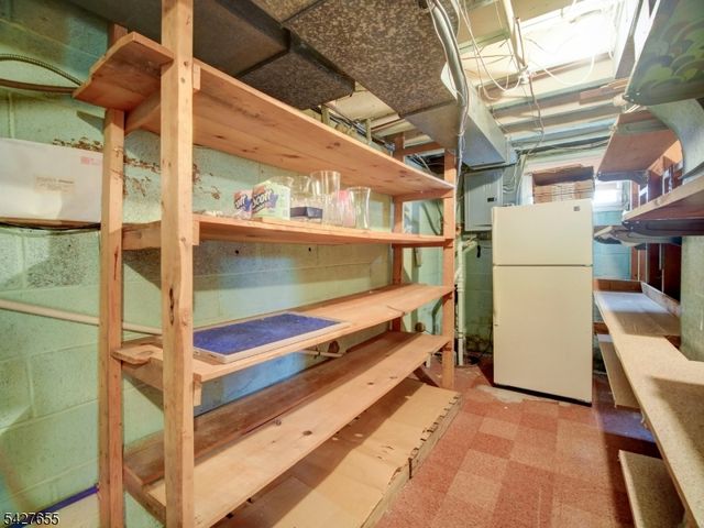 26 Epping Dr, Kenilworth Boro, NJ 07033