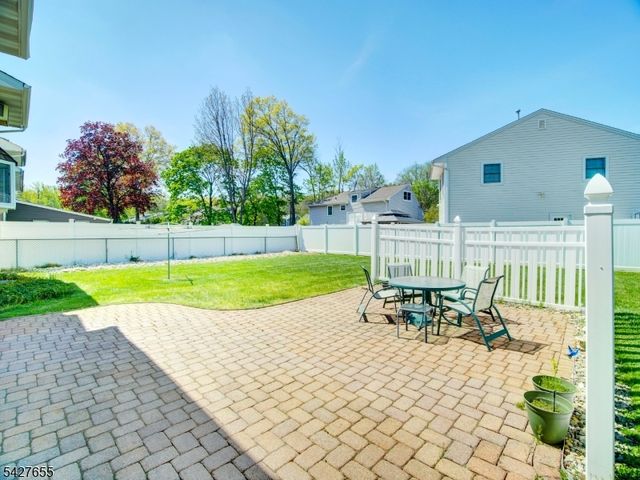 26 Epping Dr, Kenilworth Boro, NJ 07033