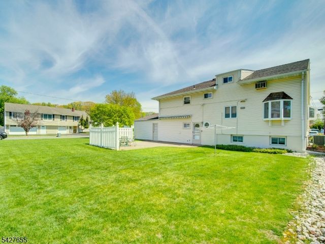 26 Epping Dr, Kenilworth Boro, NJ 07033