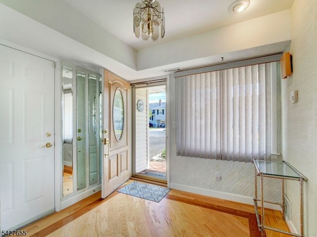 26 Epping Dr, Kenilworth Boro, NJ 07033