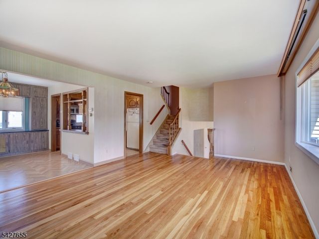 26 Epping Dr, Kenilworth Boro, NJ 07033