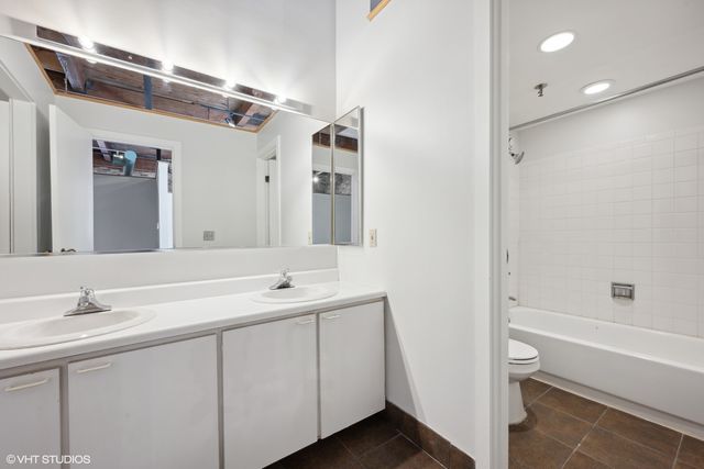 540 N Lake Shore Drive 707, Chicago, IL 60611
