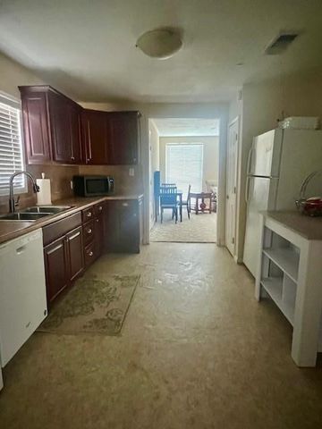 218 Wight Street, Roxton, TX 75477