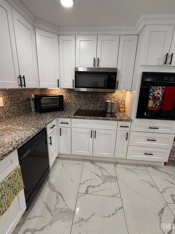 2404 Belvedere Ave, Bakersfield, CA 93304