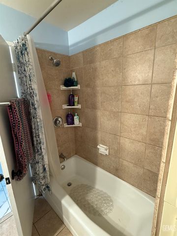 2404 Belvedere Ave, Bakersfield, CA 93304