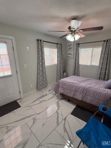 2404 Belvedere Ave, Bakersfield, CA 93304