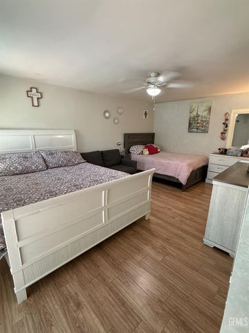 2404 Belvedere Ave, Bakersfield, CA 93304