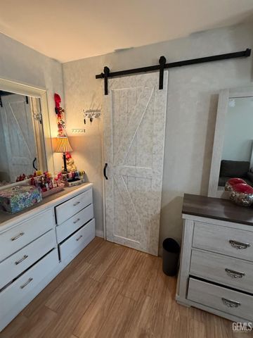 2404 Belvedere Ave, Bakersfield, CA 93304