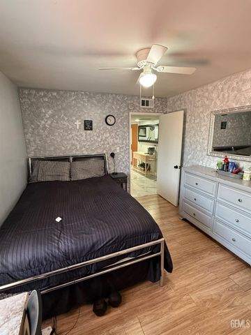 2404 Belvedere Ave, Bakersfield, CA 93304