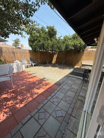 2404 Belvedere Ave, Bakersfield, CA 93304