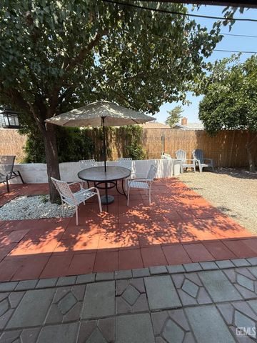 2404 Belvedere Ave, Bakersfield, CA 93304