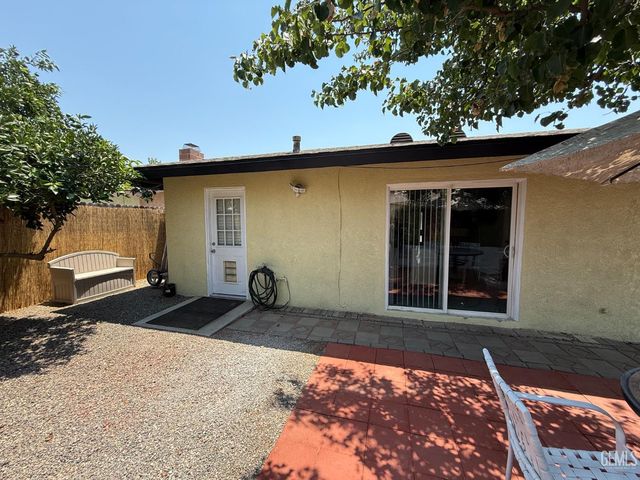 2404 Belvedere Ave, Bakersfield, CA 93304