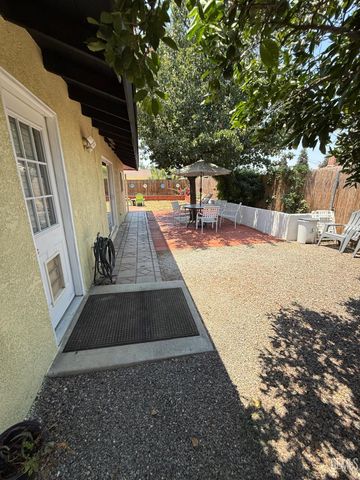 2404 Belvedere Ave, Bakersfield, CA 93304