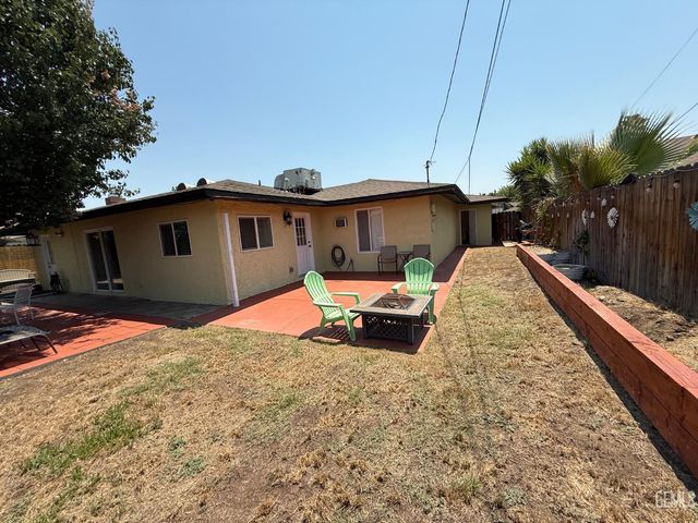 2404 Belvedere Ave, Bakersfield, CA 93304