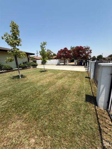 2404 Belvedere Ave, Bakersfield, CA 93304