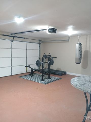 2404 Belvedere Ave, Bakersfield, CA 93304